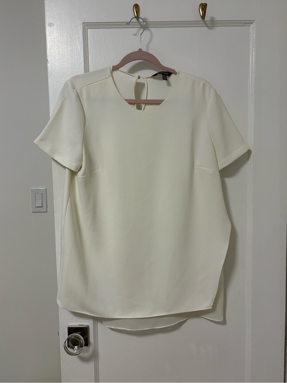 Ellen Tracy Cream Short-Sleeve Keyhole Blouse